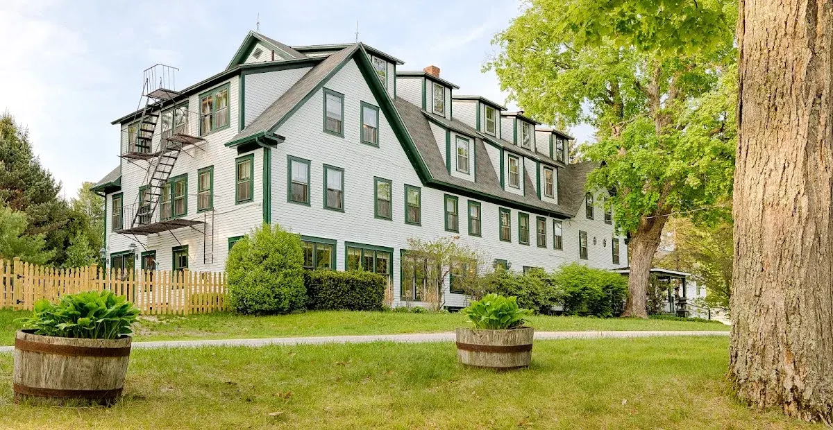 Follansbee Inn