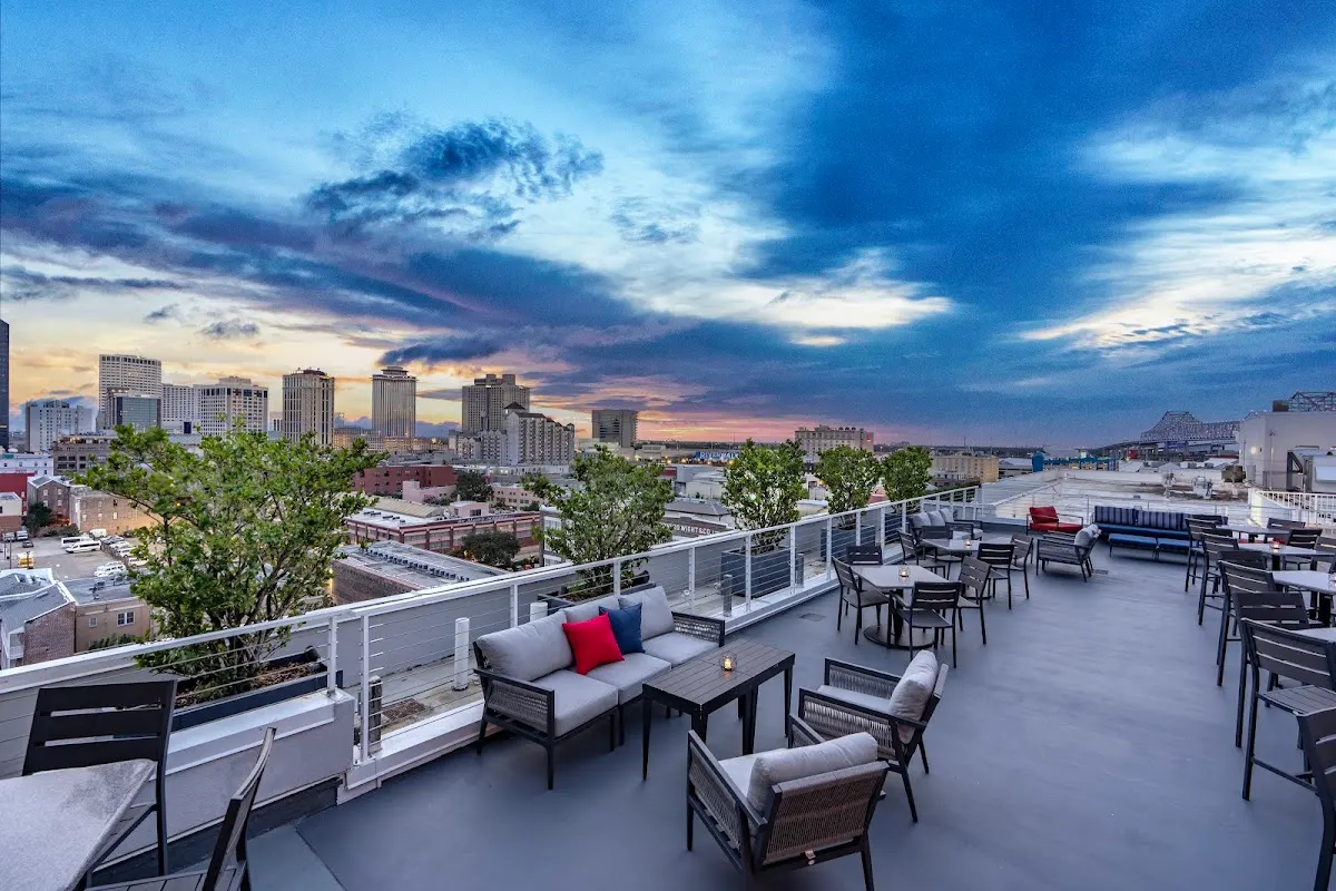 The Higgins Hotel New Orleans, Curio Collection by Hilton