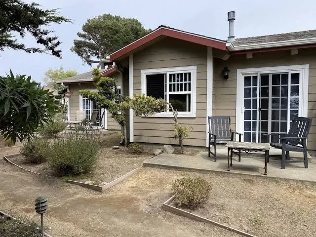 Bide-A-Wee Inn & Cottages