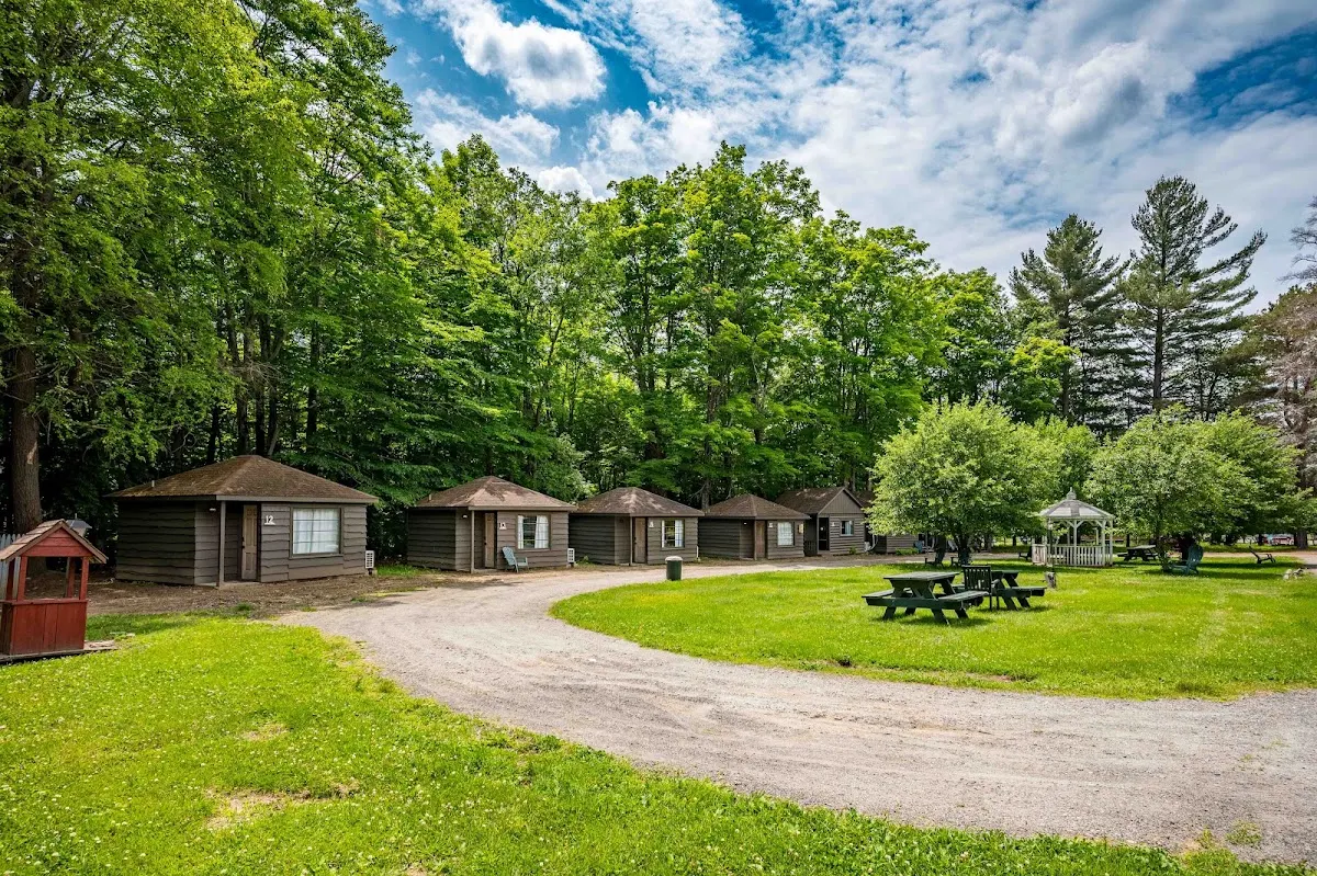 The Dax Lodge and Cabins