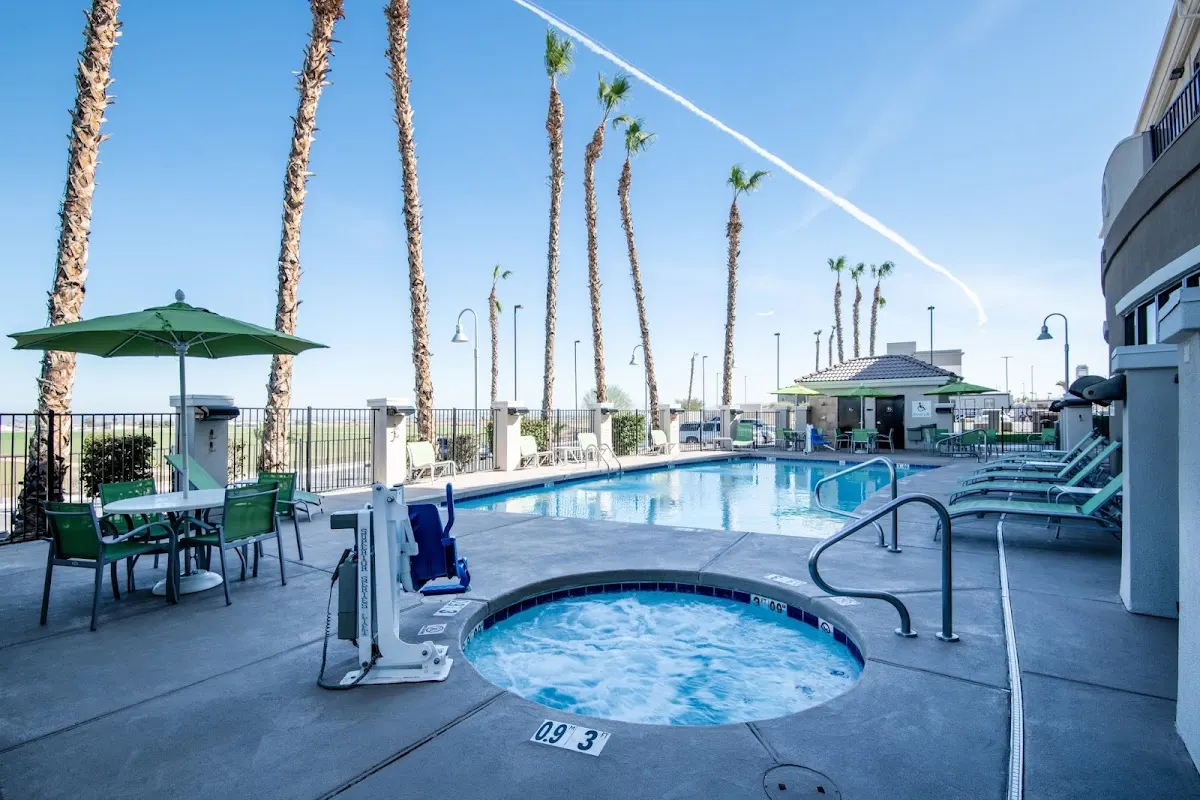 Holiday Inn Express & Suites Yuma by IHG