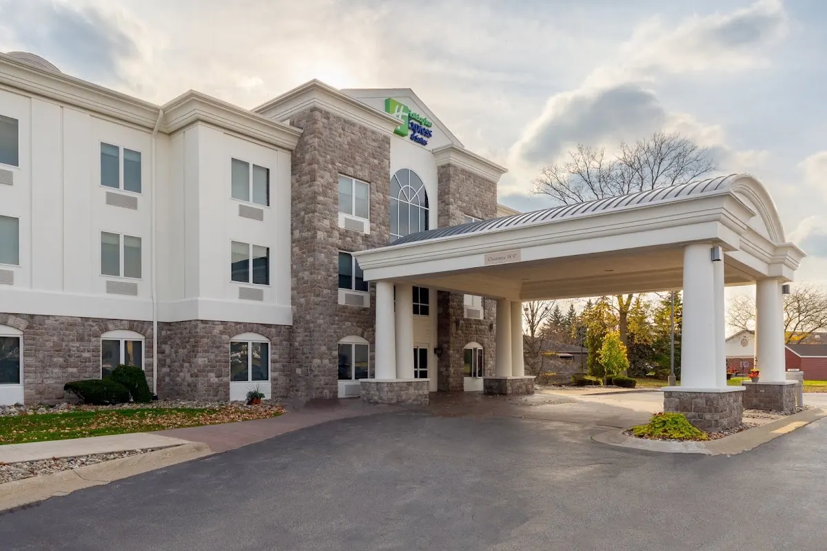 Holiday Inn Express & Suites Saginaw by IHG
