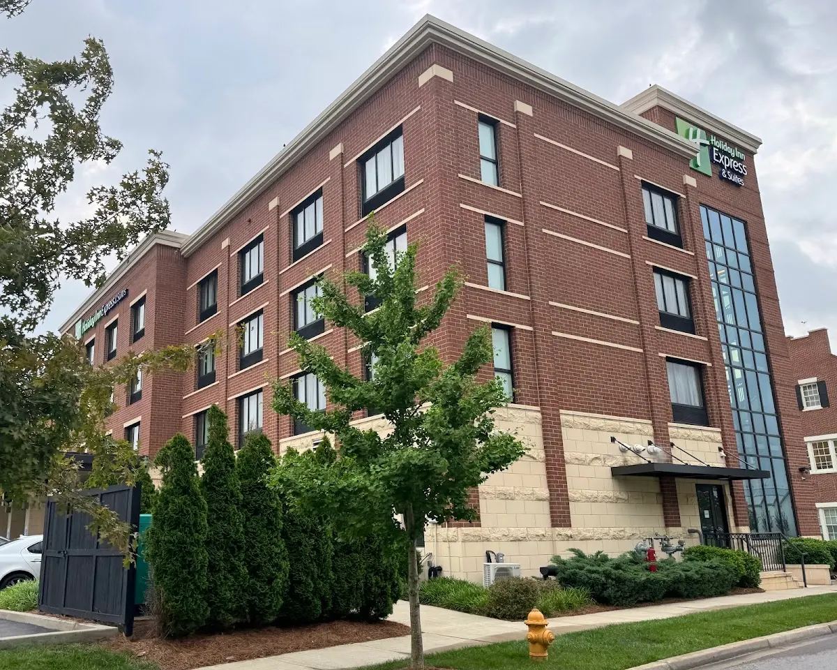 Holiday Inn Express & Suites Franklin - Berry Farms by IHG