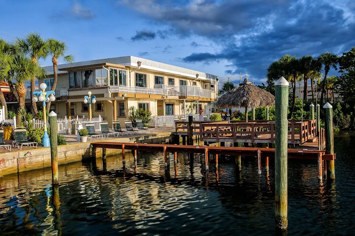 Bayview Plaza Waterfront Resort