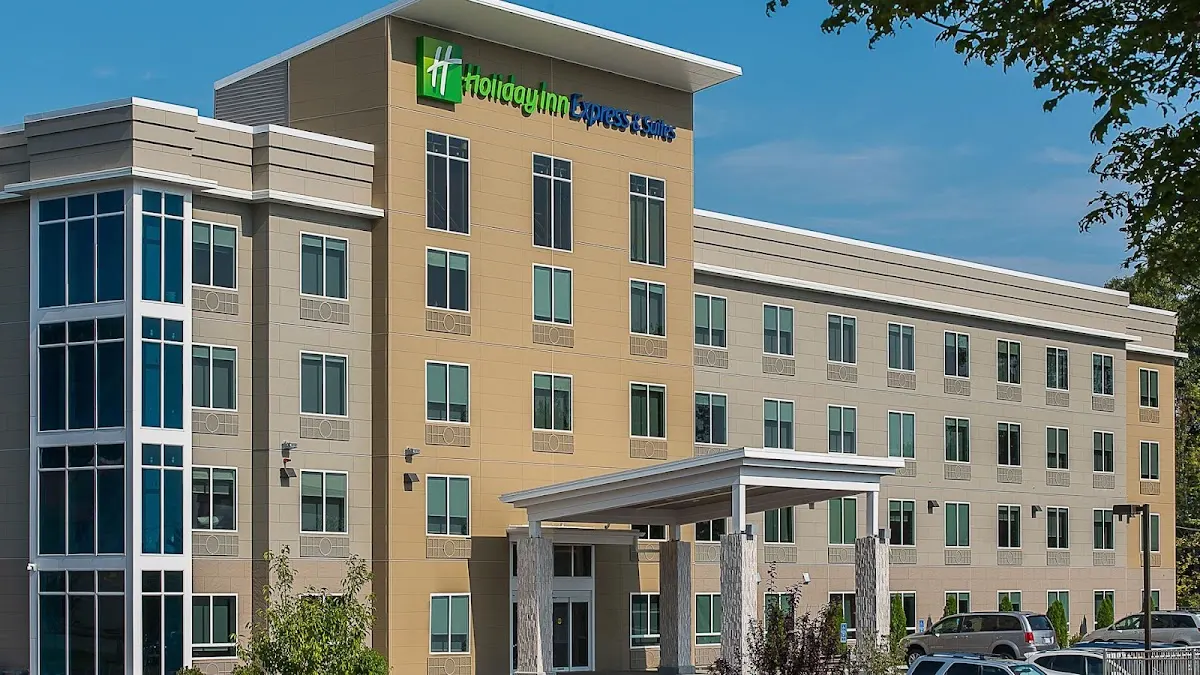Holiday Inn Express & Suites Norwood-Boston Area by IHG