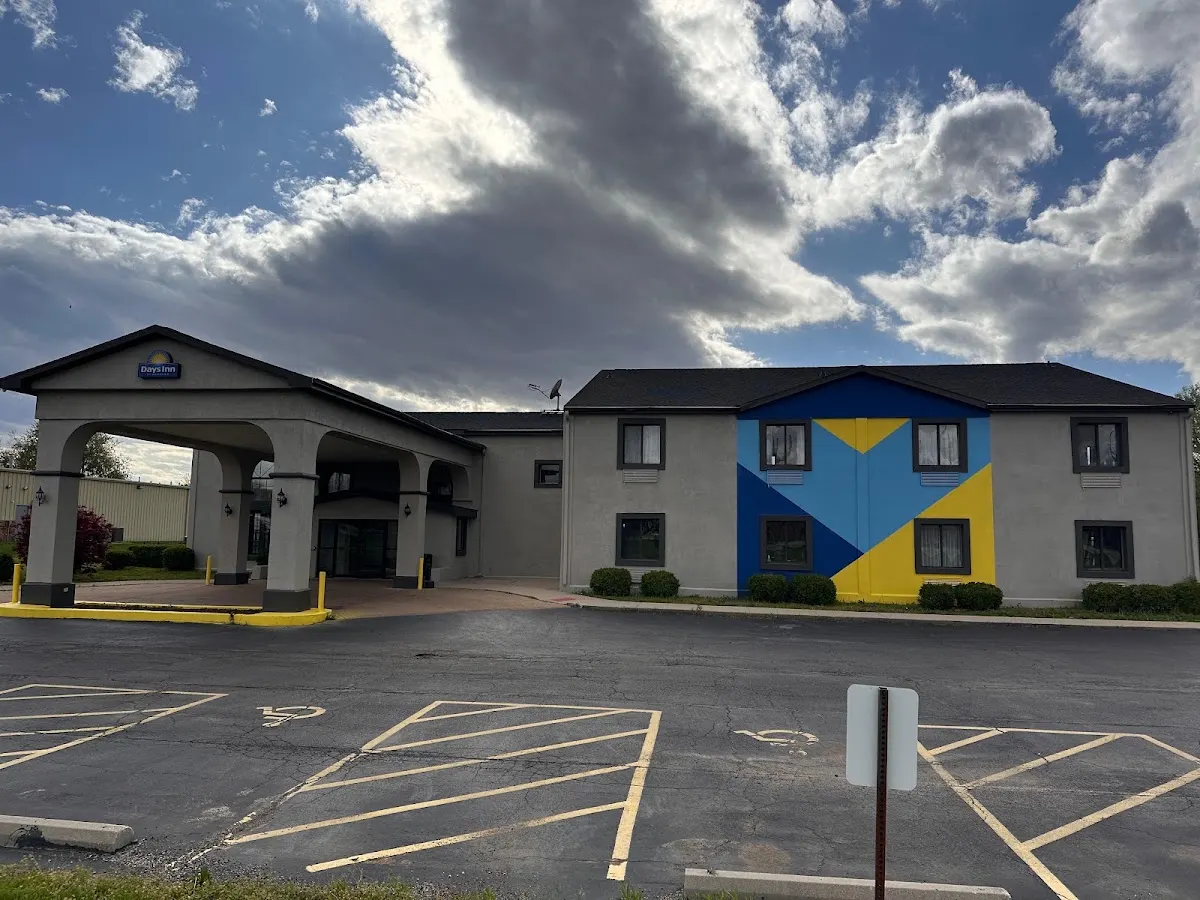 Days inn By Wyndham Lincoln IL