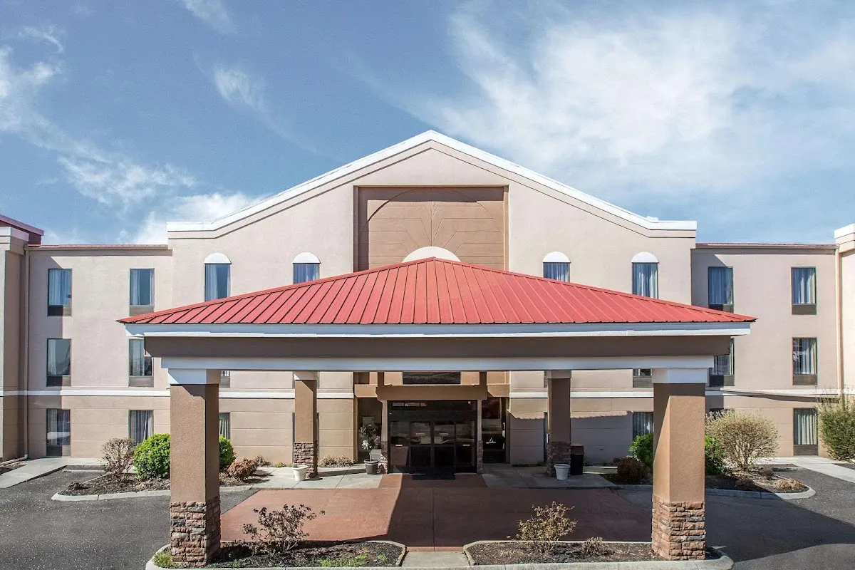 Quality Suites Morristown West