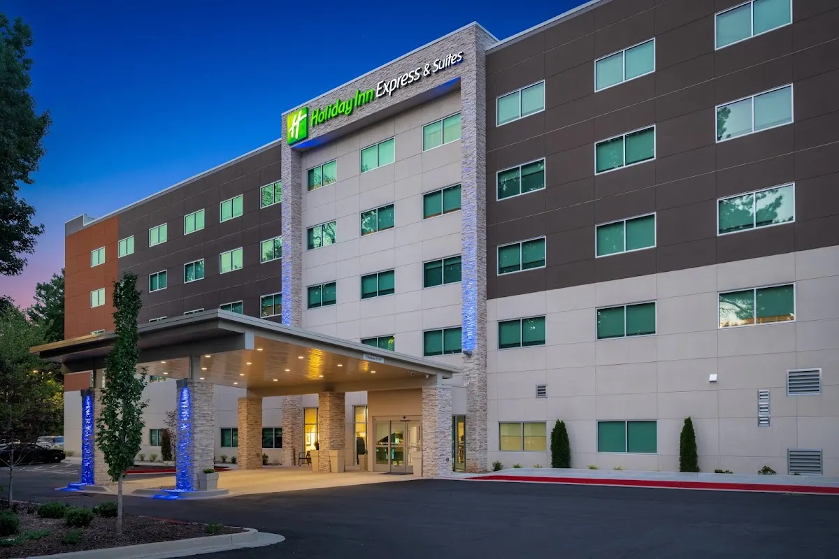 Holiday Inn Express & Suites Atlanta Airport NE - Hapeville, an IHG Hotel