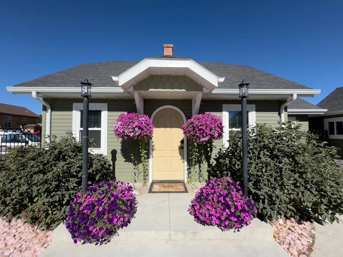 EO Bungalows