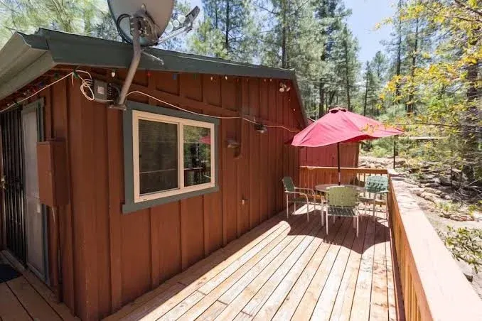 Crown King Cabins and Suites