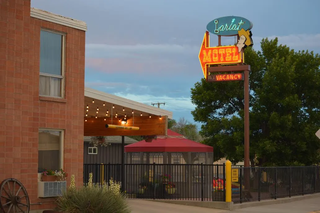 Lariat Motel
