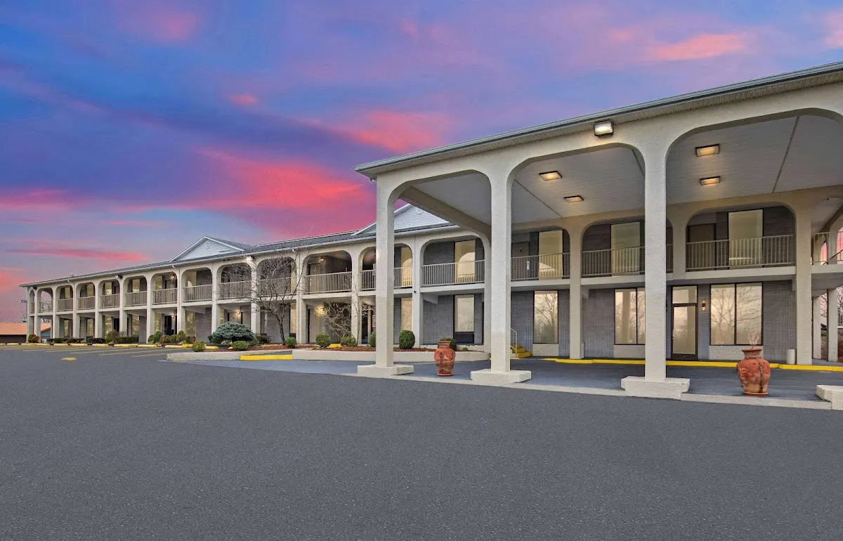 Days Inn by Wyndham Columbia Kentucky