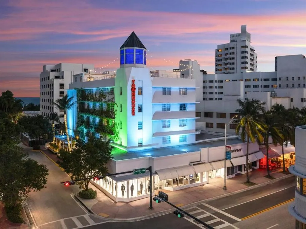 Townhouse Hotel
