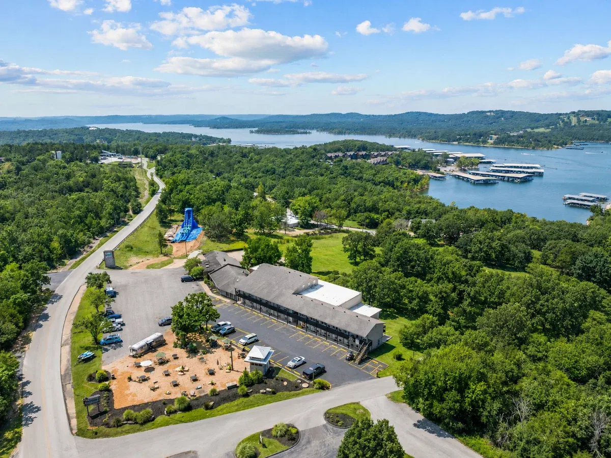 Suites at Waterside
