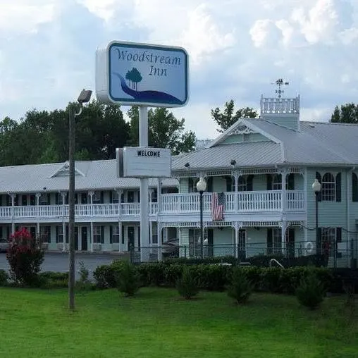 Woodstream Inn