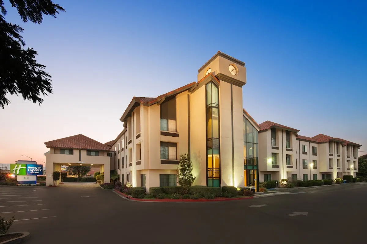 Holiday Inn Express & Suites Santa Clara - Silicon Valley, an IHG Hotel