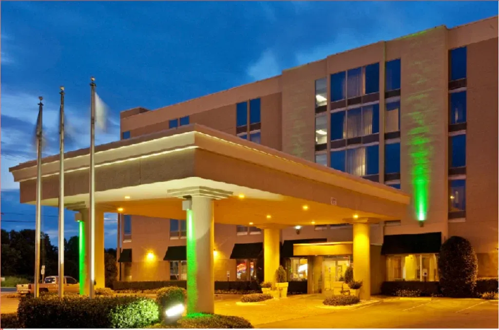 Clarion Pointe Hopkinsville near The Bruce Convention Center