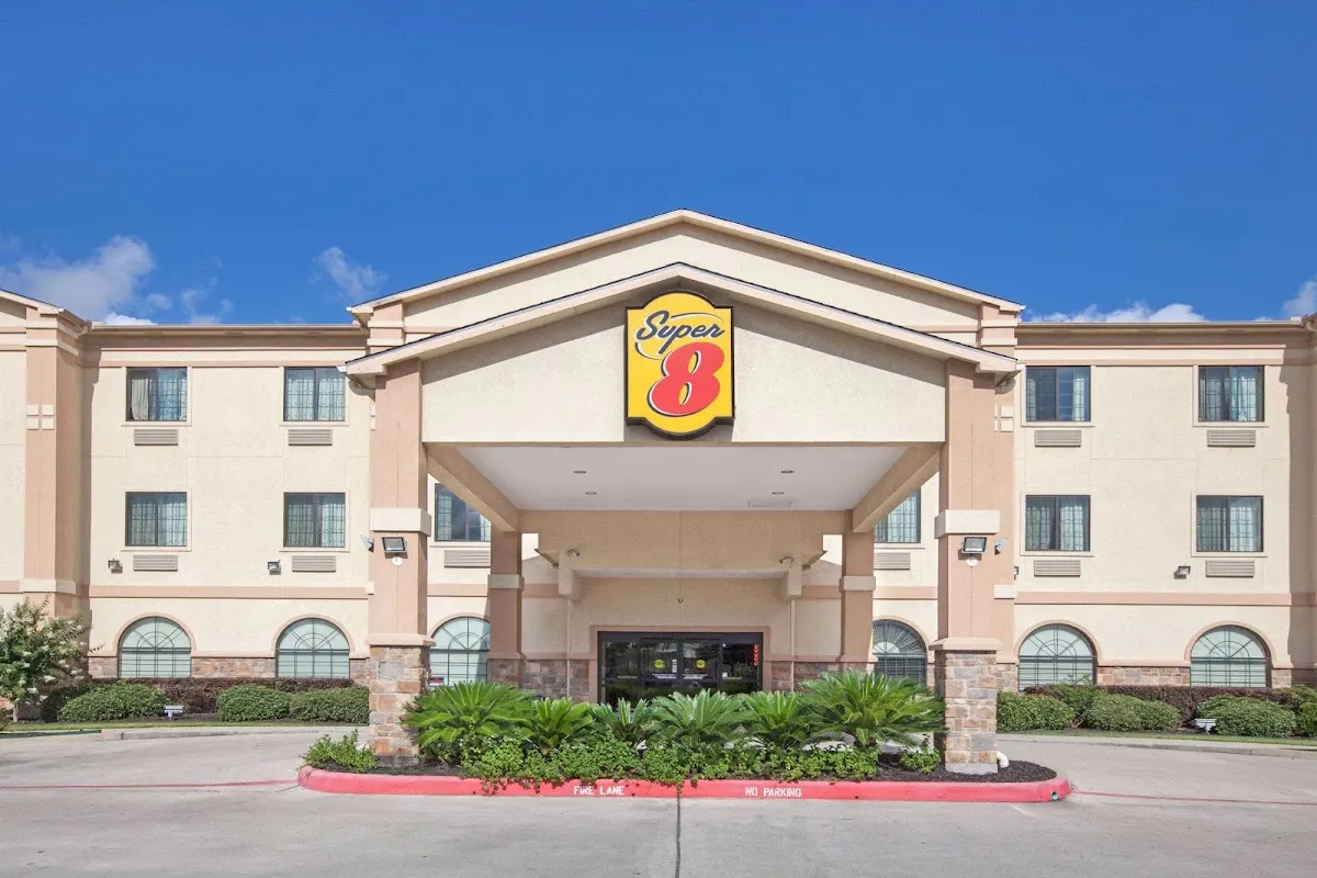 Super 8 by Wyndham IAH West/Greenspoint