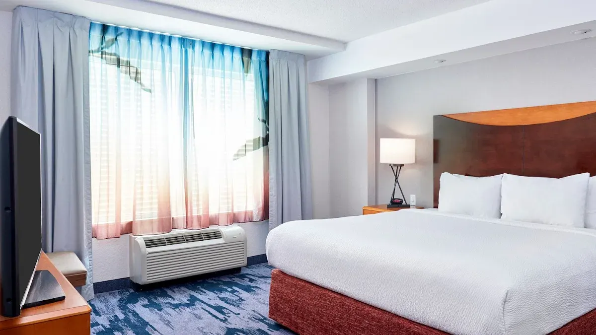 Fairfield by Marriott Inn & Suites Indianapolis Downtown