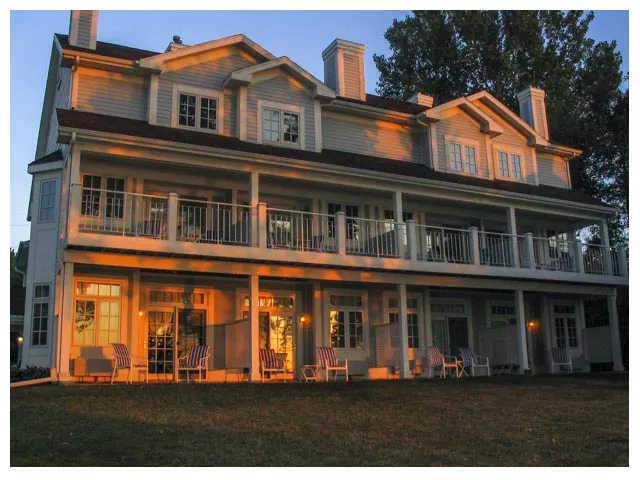 Sand Hill Inn
