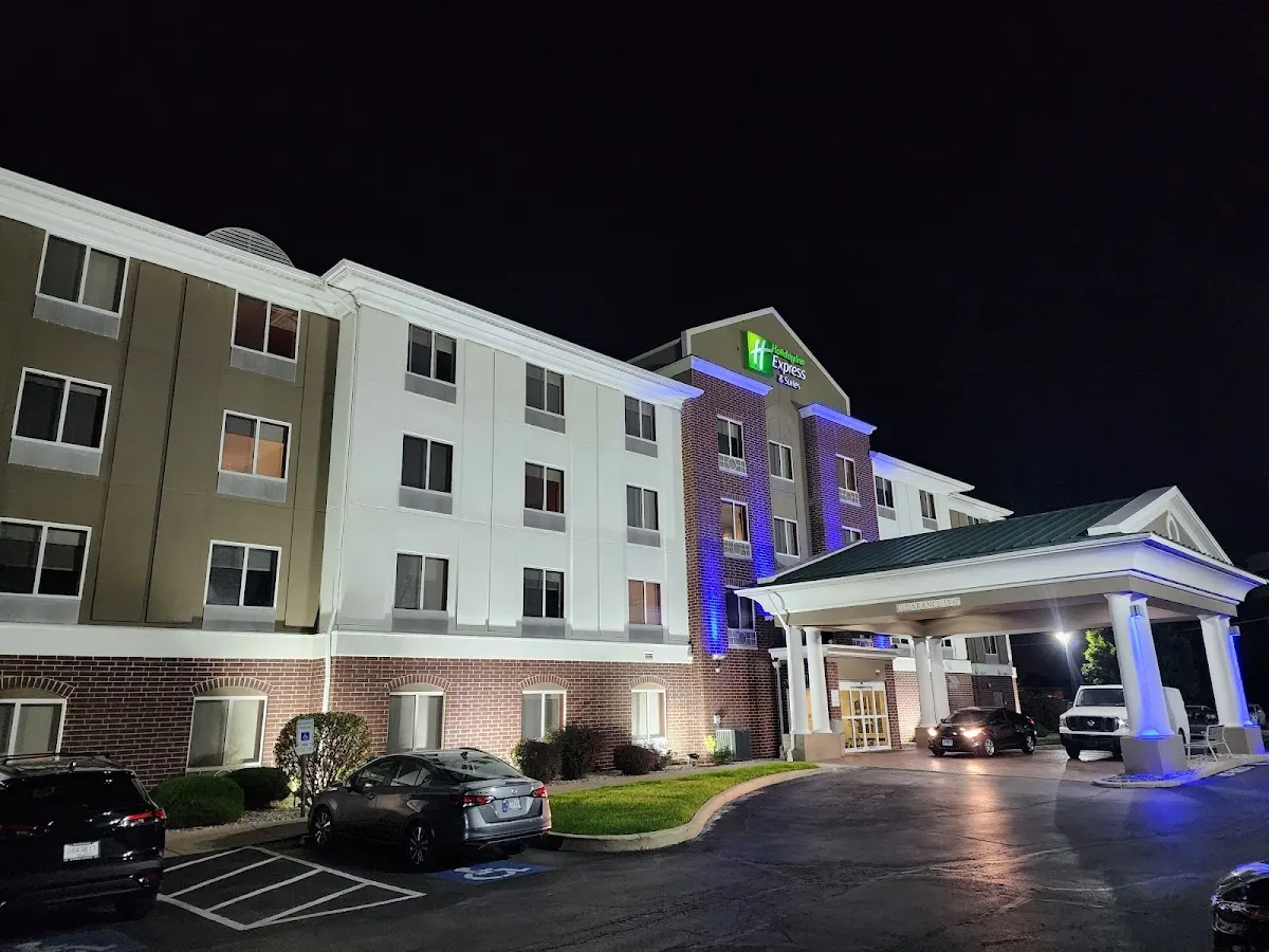 Holiday Inn Express & Suites Chicago South Lansing
