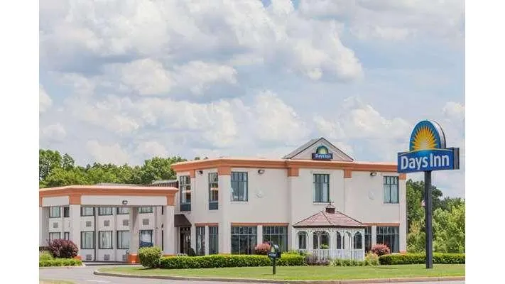 Days Inn by Wyndham Windsor Locks / Bradley Intl Airport
