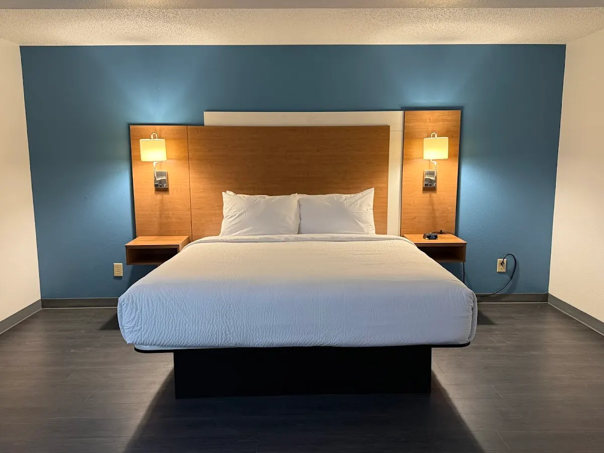 Travelodge by Wyndham Lamoni