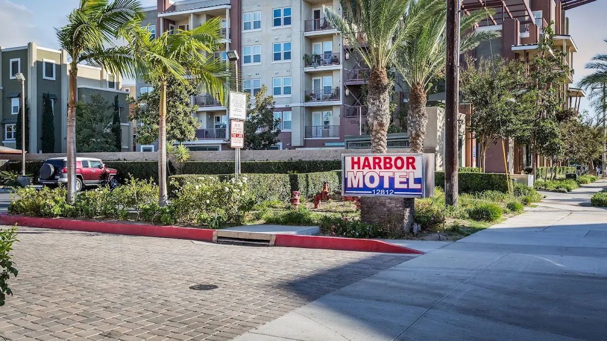 Harbor Motel