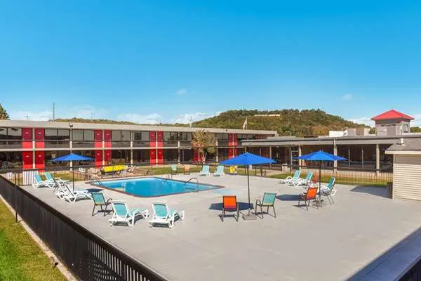 Econo Lodge Cave City