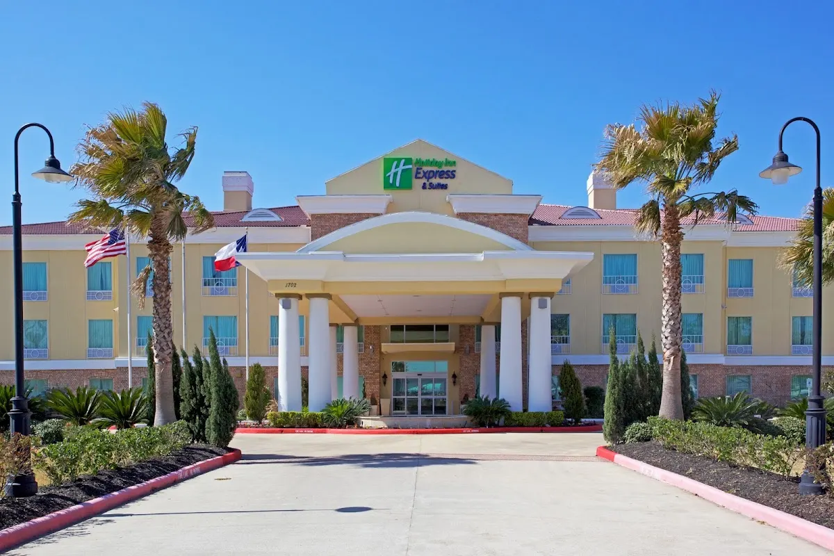 Holiday Inn Express & Suites Pearland by IHG