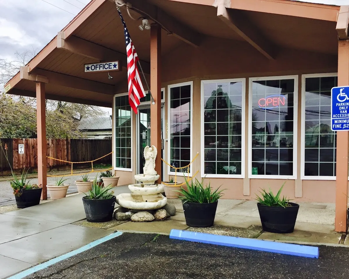 Maple Inn & Suites on HWY 152 in Los Banos, California
