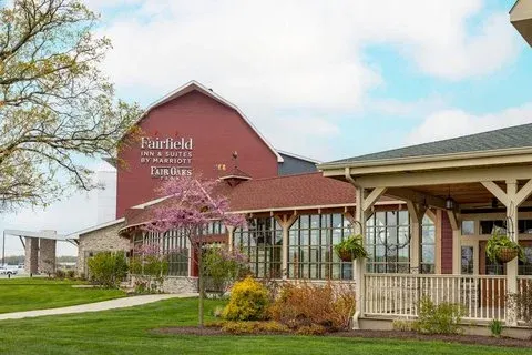Fairfield by Marriott Inn & Suites Fair Oaks Farms