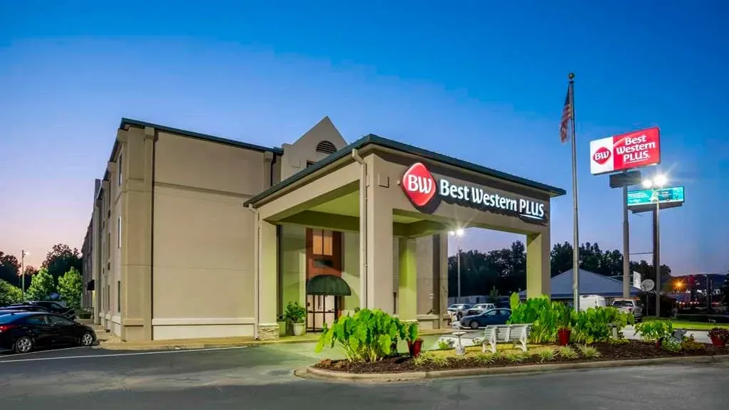 Best Western Plus Oak Mountain Inn