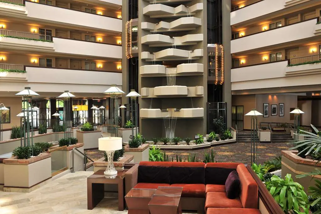 Embassy Suites by Hilton Des Moines Downtown