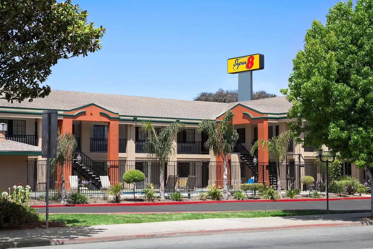 Super 8 by Wyndham Salinas