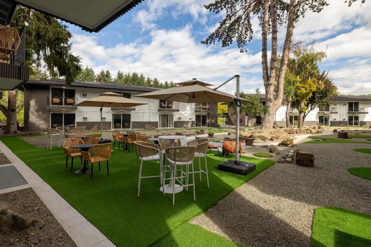 Interurban Suites Hotel in Tukwila - Dazzler Select by Wyndham