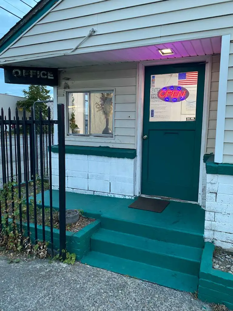 Tacoma Center Motel