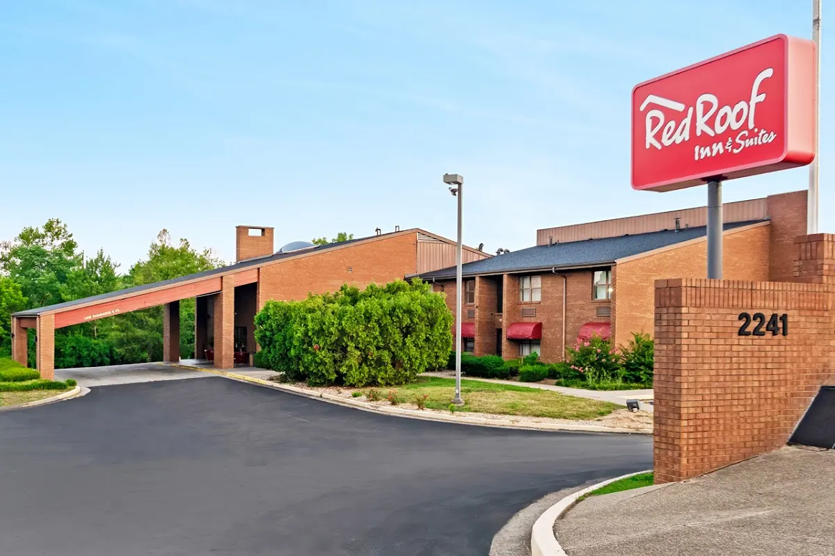 Red Roof Inn & Suites Lexington - Hamburg