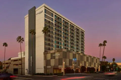 Courtyard by Marriott Los Angeles Sherman Oaks