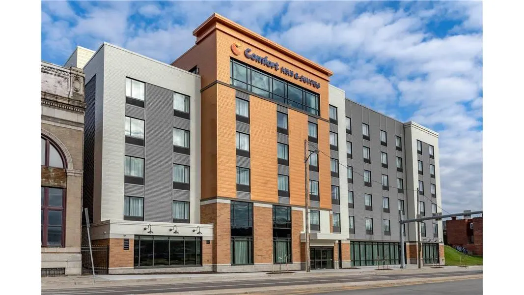 Comfort Inn & Suites Pittsburgh-Northshore