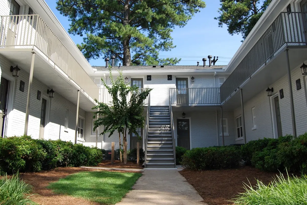 Brookwood Courtyard Furnished Short-Term Condominiums / Corporate Apartments / Vacation Rentals