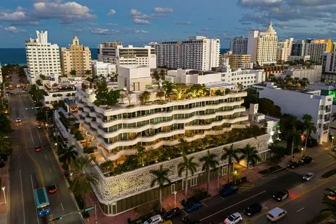 UNFRAMED, Miami Beach, Autograph Collection