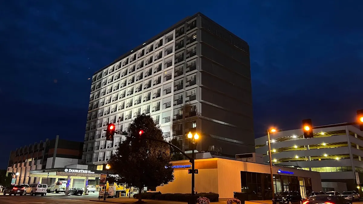 DoubleTree by Hilton Huntington