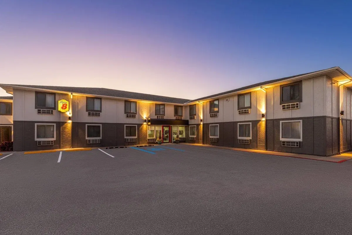 Super 8 by Wyndham Rock Port MO