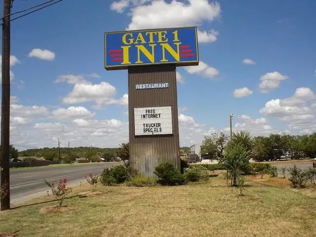 Gate 1 Inn
