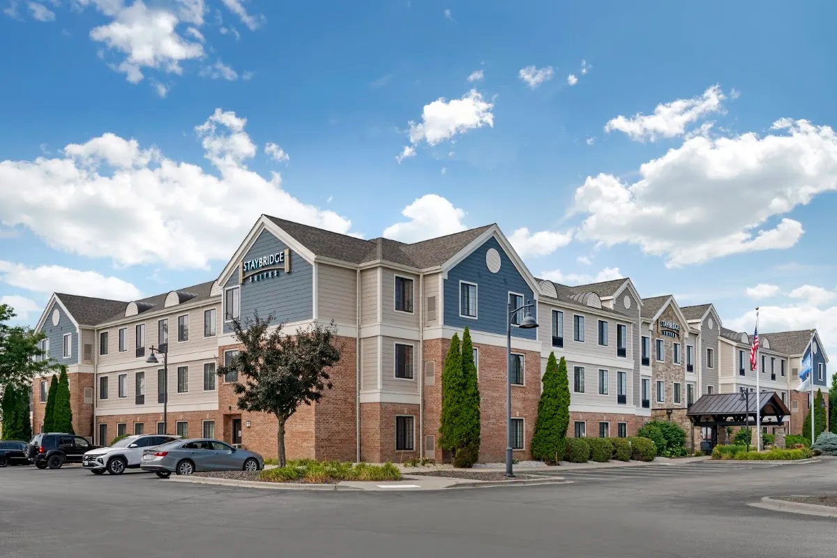 Staybridge Suites Milwaukee West-Oconomowoc by IHG