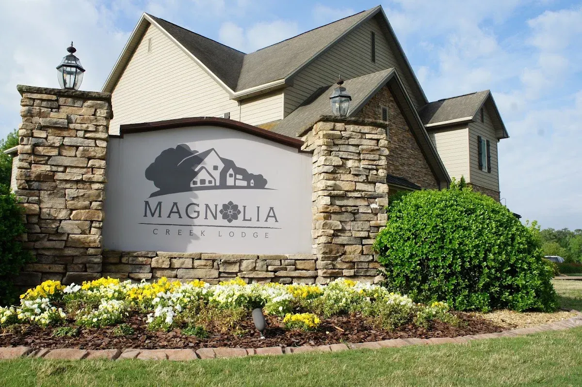 Magnolia Creek Lodge & Cabins