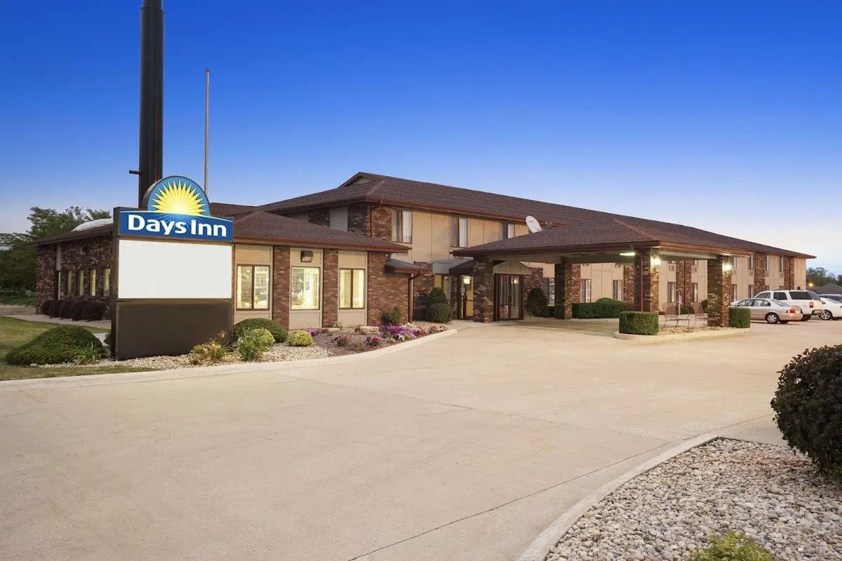 Days Inn by Wyndham Oglesby/ Starved Rock