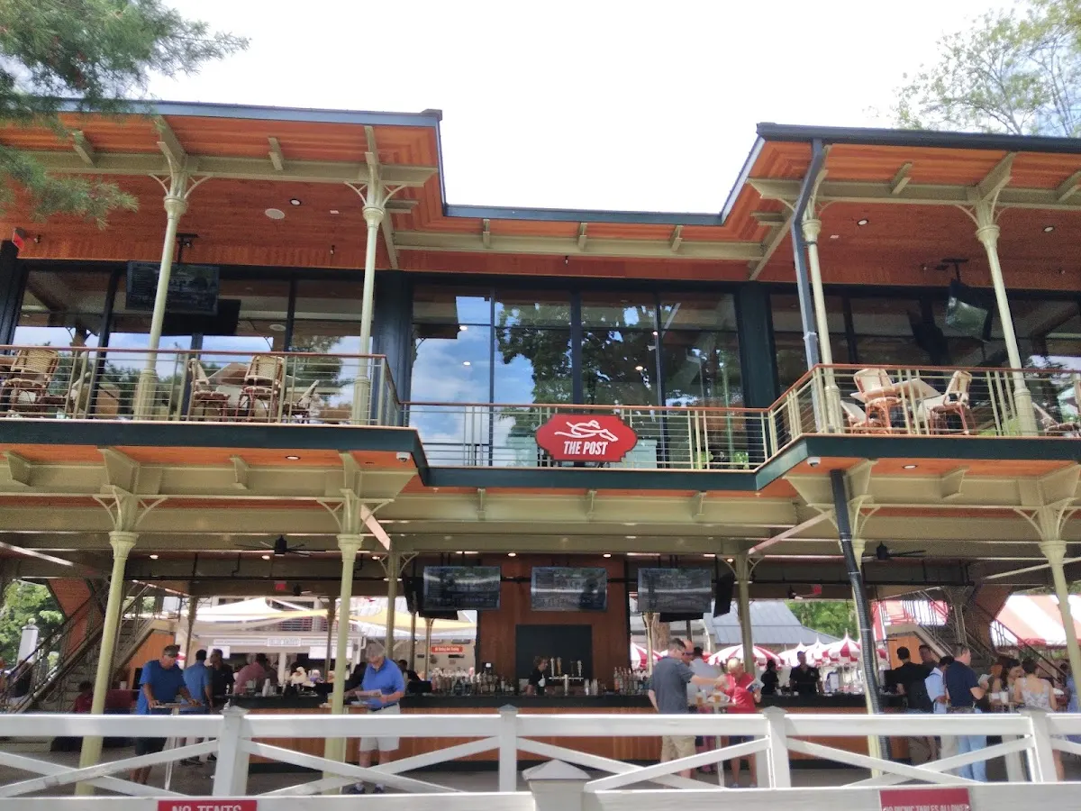 Roosevelt Inn & Suites