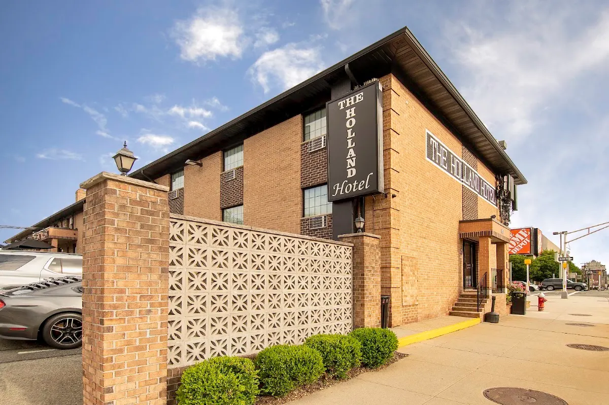 The Holland Hotel